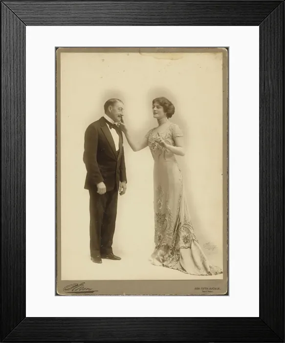 Framed Print : John Drew, Jr. and woman, negative 1885-1903; print 1903-1920. Creator: Napoleon Sarony