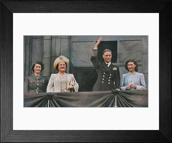 Framed Print : The King and Queen with Princess Elizabeth and Princess Margaret on the Balcony of Buckingham Palac Creator: Daily Herald Framed Print : The King and Queen with Princess Elizabeth and Princess Margaret on the Balcony of Buckingham Palac Creator: Daily Herald