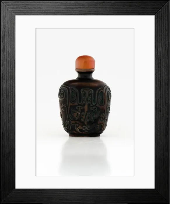 Framed Print : Snuff bottle with stopper, 18th century. Creator: Unknown Framed Print : Snuff bottle with stopper, 18th century. Creator: Unknown