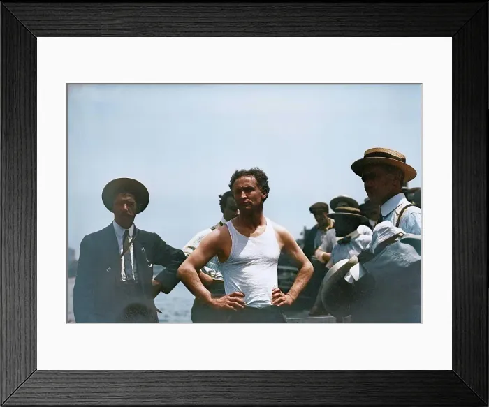 Framed Print : Houdini, between c1910 and c1915. Creator: Bain News Service Framed Print : Houdini, between c1910 and c1915. Creator: Bain News Service