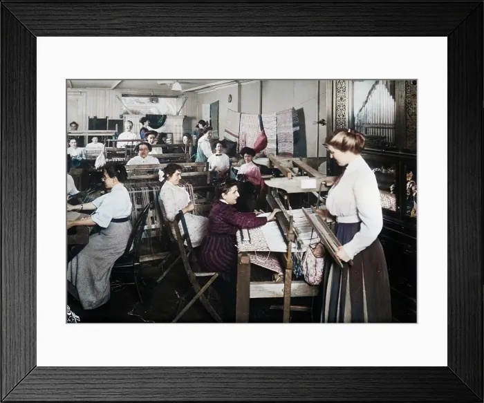 Framed Print : Weavers at work, between c1910 and c1915. Creator: Bain News Service Framed Print : Weavers at work, between c1910 and c1915. Creator: Bain News Service