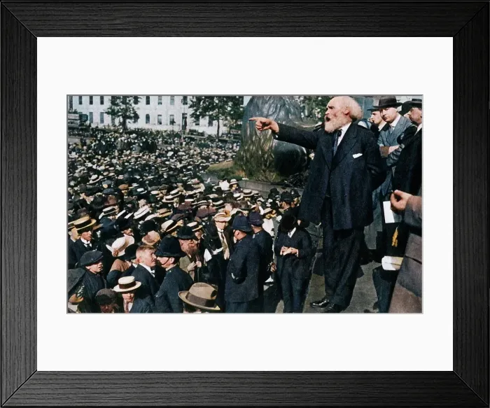Framed Print : Keir Hardie gives a speech in Trafalgar Square, London, 2 August 1914, (1933). Creator: Unknown Framed Print : Keir Hardie gives a speech in Trafalgar Square, London, 2 August 1914, (1933). Creator: Unknown