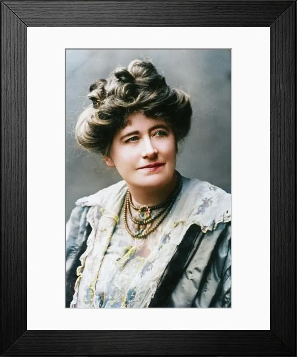 Framed Print : Ellen Terry, British actress, c1900s(?). Creator: Rotary Photo Framed Print : Ellen Terry, British actress, c1900s(?). Creator: Rotary Photo