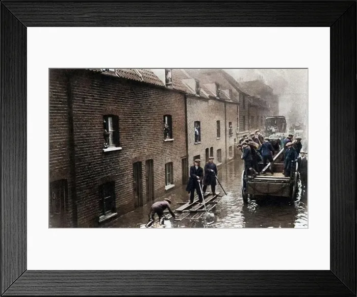 Framed Print : Flooding of London, January 1928 (1937). Creator: Fox Framed Print : Flooding of London, January 1928 (1937). Creator: Fox