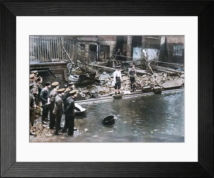 Framed Print : Flooding in London, 1928, (1935). Creator: Unknown Framed Print : Flooding in London, 1928, (1935). Creator: Unknown