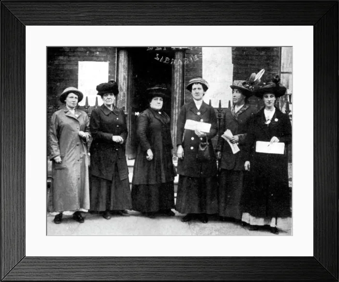 Framed Print : London Deputation received by the Prime Minister, HH Asquith, June 20, 1914. Creator: Unknown Framed Print : London Deputation received by the Prime Minister, HH Asquith, June 20, 1914. Creator: Unknown