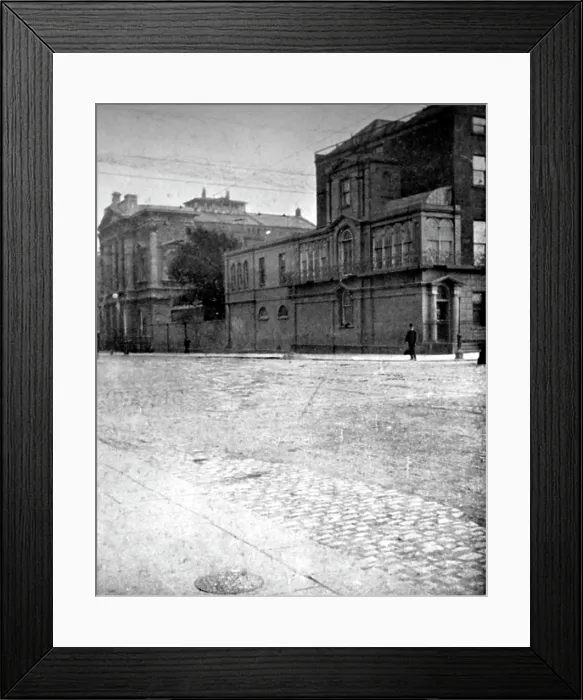 Framed Print : 1, Merrion Square, Dublin, Ireland: the house where Oscar Wilde was born in 1854, (1906). Creator: Unknown Framed Print : 1, Merrion Square, Dublin, Ireland: the house where Oscar Wilde was born in 1854, (1906). Creator: Unknown
