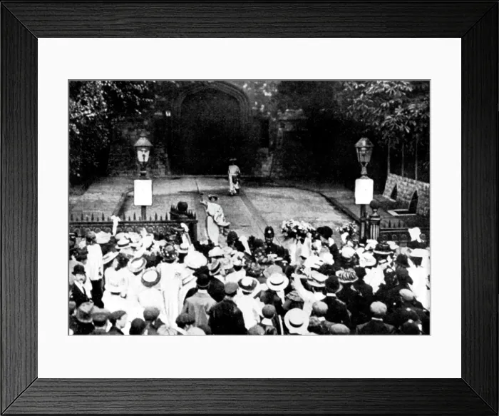 Framed Print : Suffragette window-breakers, released from Holloway Prison, 22 August 1908. Creator: Unknown Framed Print : Suffragette window-breakers, released from Holloway Prison, 22 August 1908. Creator: Unknown