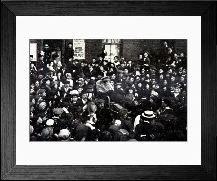 Framed Print : Sylvia Pankhurst and East London sets forth to interview the Prime Minister, June 10, 1914. Creator: Unknown Framed Print : Sylvia Pankhurst and East London sets forth to interview the Prime Minister, June 10, 1914. Creator: Unknown