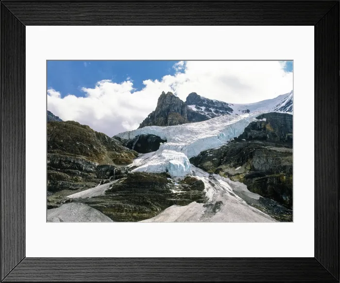 Framed Print : Into the Valley. Creator: Robert Manno Framed Print : Into the Valley. Creator: Robert Manno