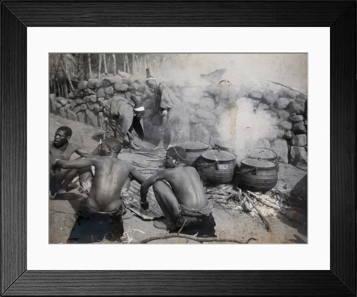 Framed Print : South Africa: African people at Chief Latumba's kraal near Zwarkop, 1905. Creator: Ernest Maylard. South Africa: African people at Chief Latumba's kraal near Zwarkop, 1905