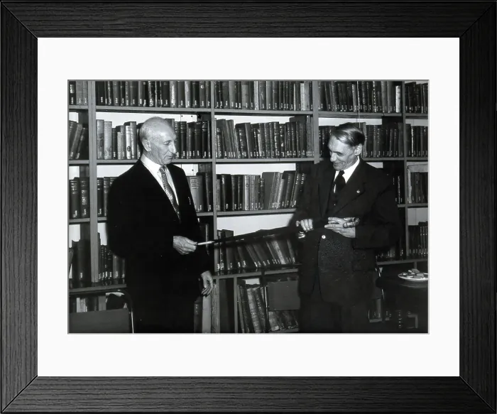 Framed Print : The Wellcome Historical Medical Museum, 28 Portman Square, London: the Director presenting... 1959. Creator: Unknown Framed Print : The Wellcome Historical Medical Museum, 28 Portman Square, London: the Director presenting... 1959. Creator: Unknown