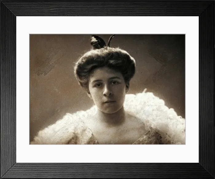 Framed Print : Gwendoline Syrie Maud Wellcome (nee Barnardo), Syrie Maugham, c1900s. Creator: Nitscher Framed Print : Gwendoline Syrie Maud Wellcome (nee Barnardo), Syrie Maugham, c1900s. Creator: Nitscher