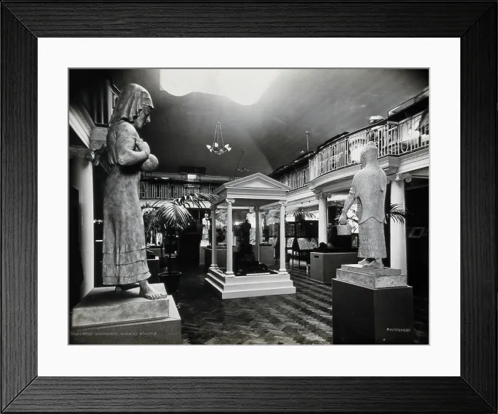 Framed Print : Wellcome Historical Medical Museum, Wigmore Street, London: the galleried Hall of Statuary. Creator: Unknown Framed Print : Wellcome Historical Medical Museum, Wigmore Street, London: the galleried Hall of Statuary. Creator: Unknown