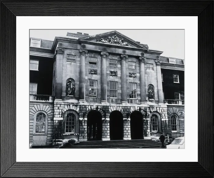 Framed Print : The front entrance of Guy's Hospital, with statues of Aesculapius and Hygieia above the arches Framed Print : The front entrance of Guy's Hospital, with statues of Aesculapius and Hygieia above the arches