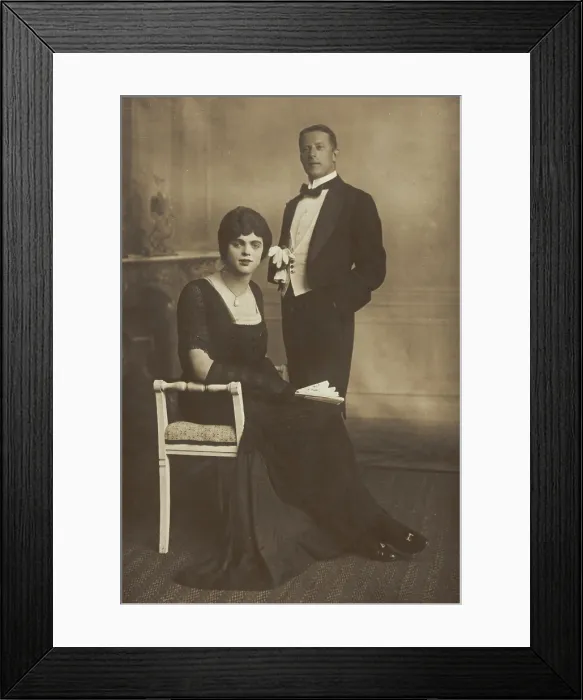 Framed Print : Two actors performing for 'The Timbertown Follies' at a prisoner of...(between 1910 and 1919?). Creator: Unknown Framed Print : Two actors performing for 'The Timbertown Follies' at a prisoner of...(between 1910 and 1919?). Creator: Unknown