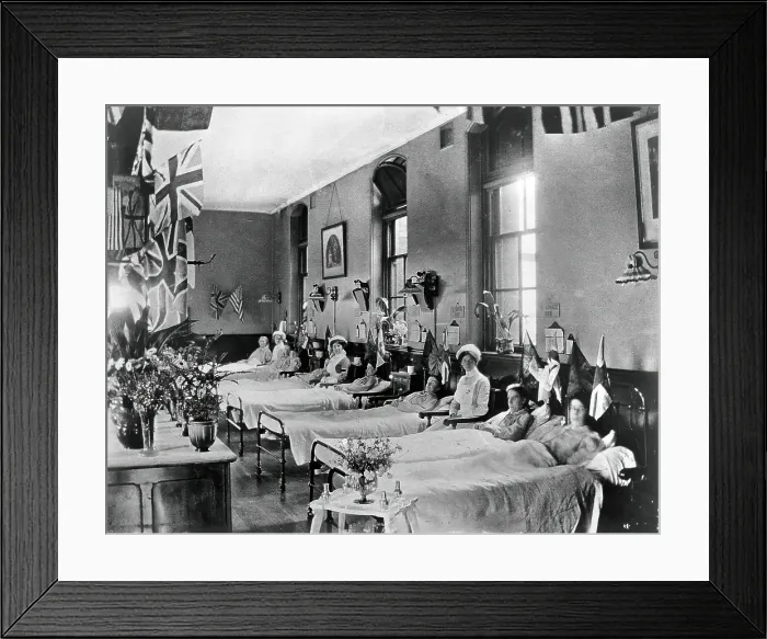 Framed Print : Hahnemann Hospital and Homeopathic Dispensaries, Liverpool: a women's ward, decorated... [1910?]