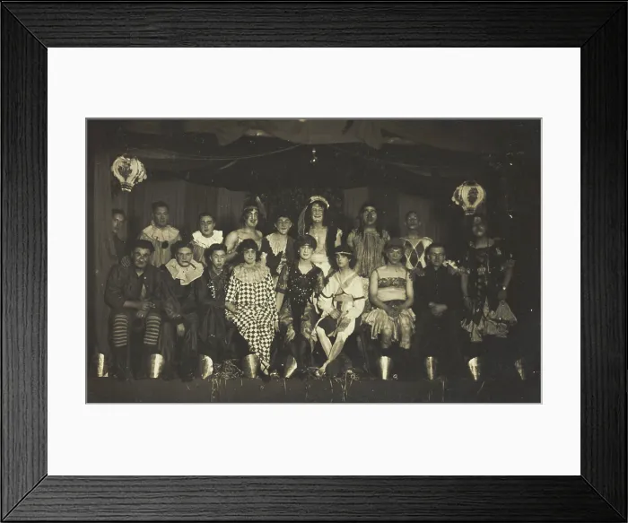 Framed Print : An ensemble cast of British soldiers, some in drag, pose on stage, 1919. Creator: Unknown Framed Print : An ensemble cast of British soldiers, some in drag, pose on stage, 1919. Creator: Unknown
