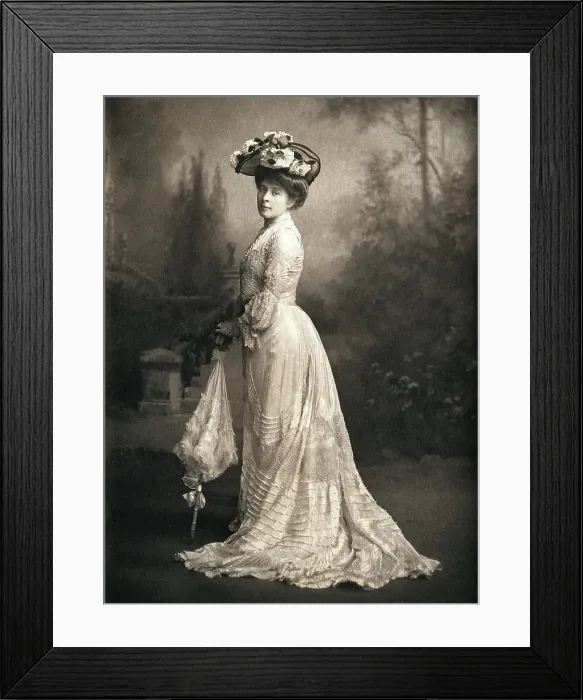 Framed Print : Gwendoline Syrie Maud Wellcome, c1900s. Creator: Lafayette Framed Print : Gwendoline Syrie Maud Wellcome, c1900s. Creator: Lafayette
