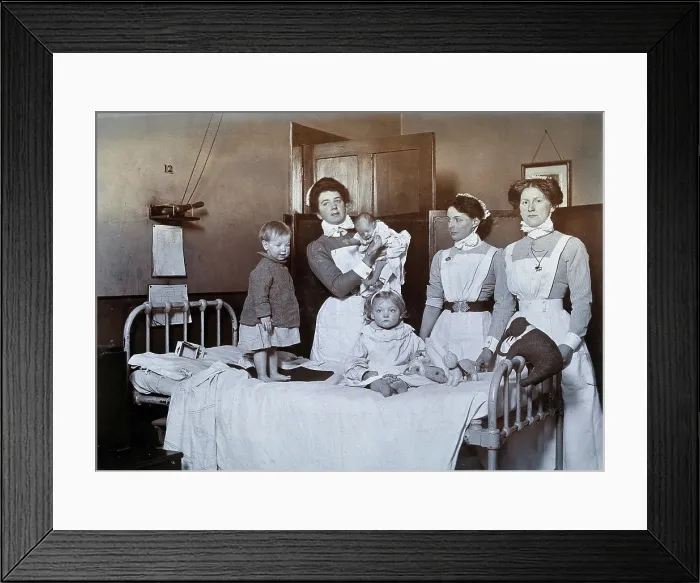 Framed Print : St Bartholomew's Hospital, London: nurses and children in casualty, c1890. Creator: Unknown. St Bartholomew's Hospital, London: nurses and children in casualty, c1890 Framed Print : St Bartholomew's Hospital, London: nurses and children in casualty, c1890. Creator: Unknown. St Bartholomew's Hospital, London: nurses and children in casualty, c1890