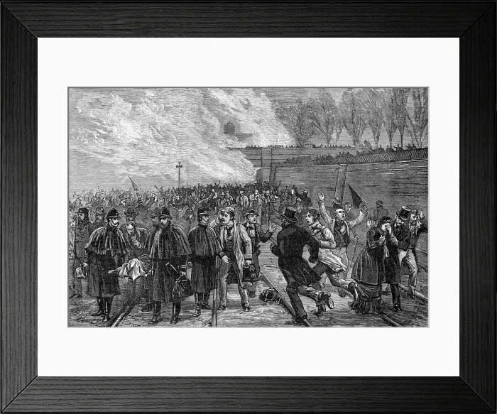 Framed Print : The Fatal Railway Accident at Canonbury: bringing the wounded out of the tunnel, 1881. Creator: Unknown Framed Print : The Fatal Railway Accident at Canonbury: bringing the wounded out of the tunnel, 1881. Creator: Unknown