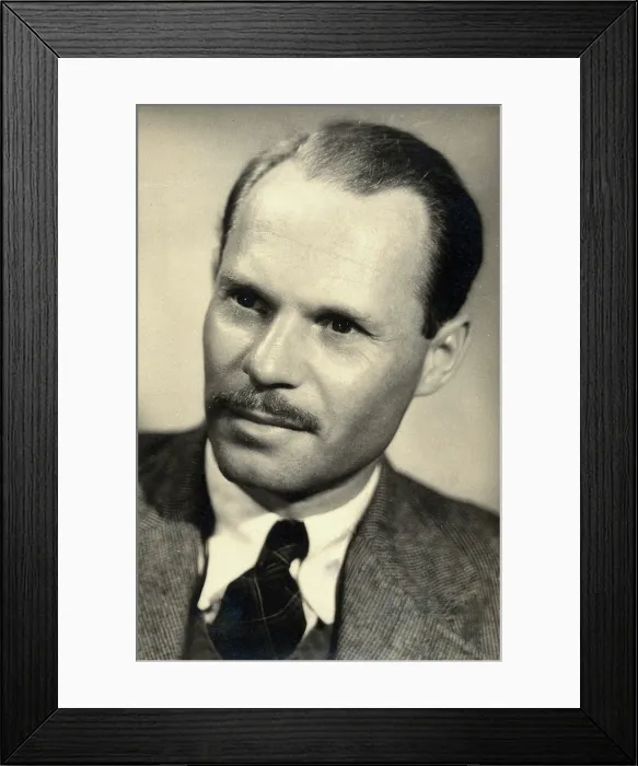 Framed Print : Leonard Jan Bruce-Chwatt. Creator: Unknown Framed Print : Leonard Jan Bruce-Chwatt. Creator: Unknown