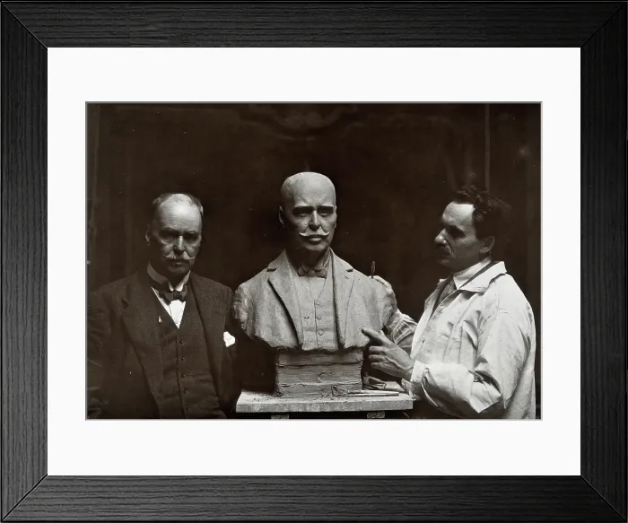 Framed Print : Sir Ronald Ross standing next to a bust of himself, and Janko Bragovitch (sculptor), 1926. Creator: Grove, Son and Boulton Framed Print : Sir Ronald Ross standing next to a bust of himself, and Janko Bragovitch (sculptor), 1926. Creator: Grove, Son and Boulton