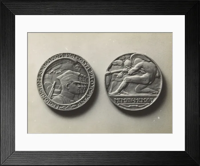 Framed Print : Commemorative medallion, 1916, (1920-1930). Creator: Unknown Framed Print : Commemorative medallion, 1916, (1920-1930). Creator: Unknown