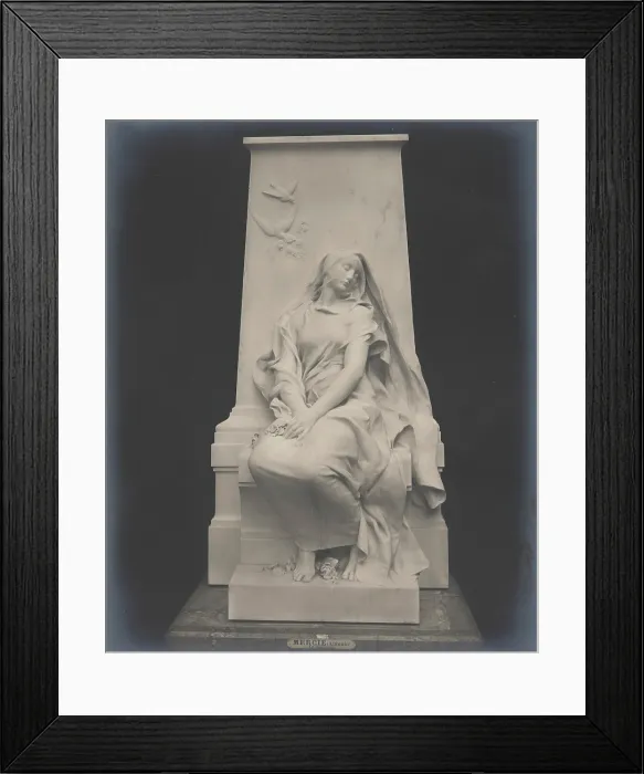 Framed Print : Memory, 1883-1885, (1903). Creator: Neue Photographische Gesellschaft. Memory, 1883-1885, (1903). Creator: Neue Photographische Gesellschaft Framed Print : Memory, 1883-1885, (1903). Creator: Neue Photographische Gesellschaft. Memory, 1883-1885, (1903). Creator: Neue Photographische Gesellschaft