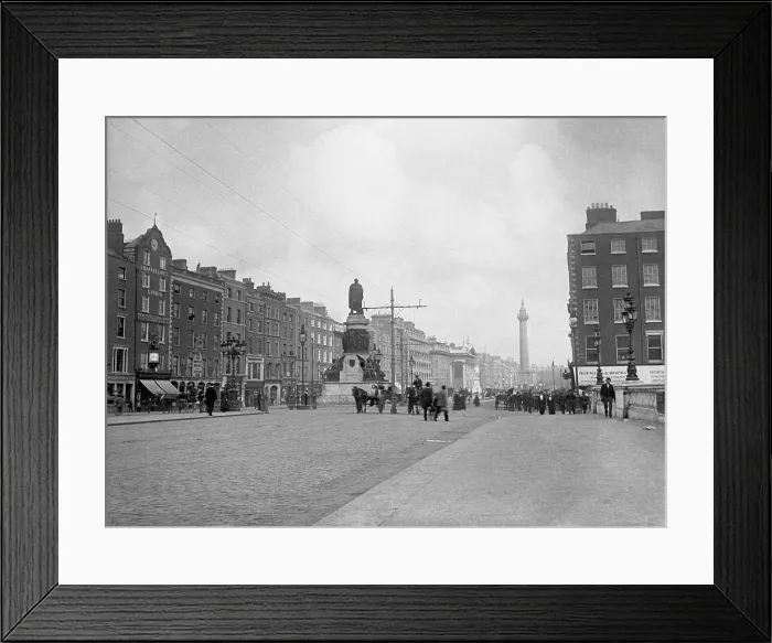 Framed Print : Daniel O'Connell statue, Dublin, Ireland, c1895. Creator: Robert Augustus Henry L'Estrange. Daniel O'Connell statue, Dublin, Ireland, c1895