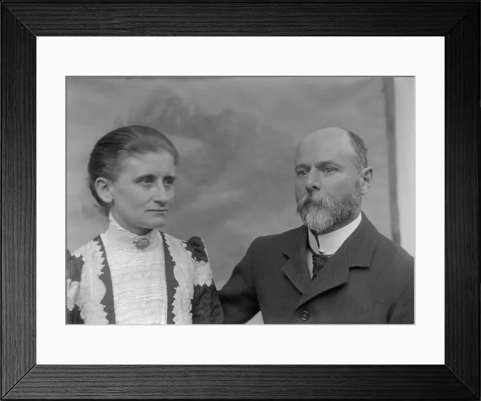 Framed Print : Elizabeth Esplain L'Estrange (nee Ely ) & Robert Augustus Henry L'Estrange, c1900s Framed Print : Elizabeth Esplain L'Estrange (nee Ely ) & Robert Augustus Henry L'Estrange, c1900s