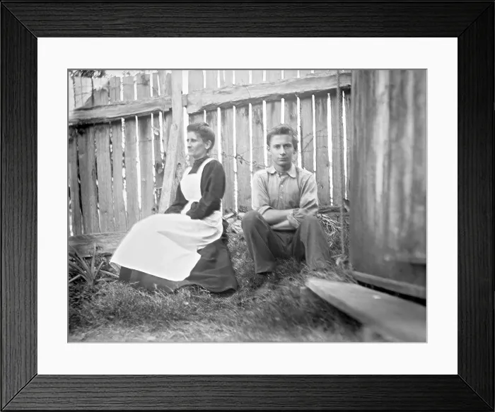 Framed Print : Elizabeth Esplain L'Estrange (nee Ely ) & son, Frederick Robert L'Estrange, 1906 Framed Print : Elizabeth Esplain L'Estrange (nee Ely ) & son, Frederick Robert L'Estrange, 1906