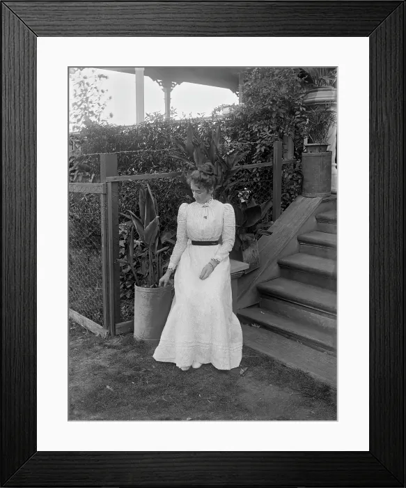 Framed Print : Mary Emmaline (Polly) L'Estrange, 1904. Creator: Robert Augustus Henry L'Estrange. Mary Emmaline (Polly) L'Estrange, 1904. Creator: Robert Augustus Henry L'Estrange Framed Print : Mary Emmaline (Polly) L'Estrange, 1904. Creator: Robert Augustus Henry L'Estrange. Mary Emmaline (Polly) L'Estrange, 1904. Creator: Robert Augustus Henry L'Estrange