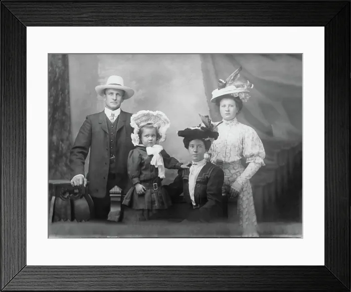 Framed Print : Portrait of unknown family, 1906. Creator: Robert Augustus Henry L'Estrange. Portrait of unknown family, 1906. Creator: Robert Augustus Henry L'Estrange Framed Print : Portrait of unknown family, 1906. Creator: Robert Augustus Henry L'Estrange. Portrait of unknown family, 1906. Creator: Robert Augustus Henry L'Estrange