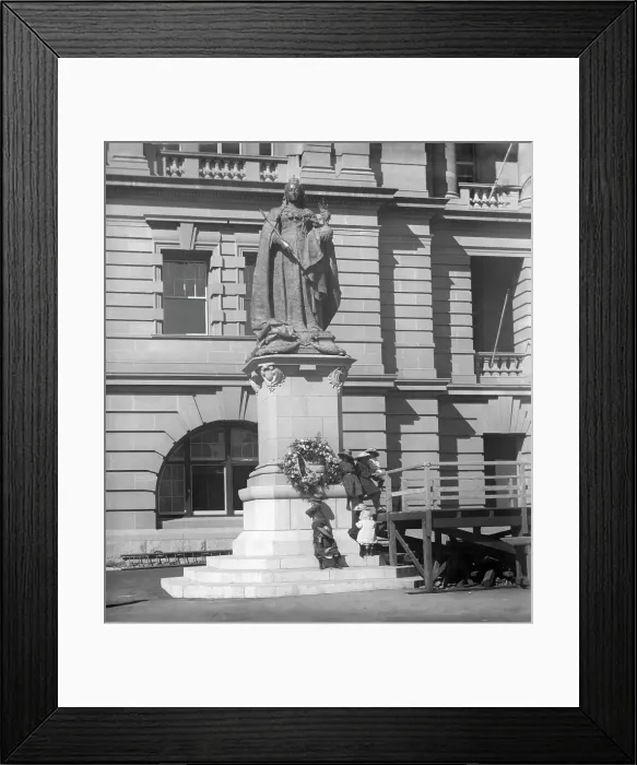 Framed Print : Queen Victoria Statue opening, Brisbane, 1906. Creator: Robert Augustus Henry L'Estrange. Queen Victoria Statue opening, Brisbane, 1906 Framed Print : Queen Victoria Statue opening, Brisbane, 1906. Creator: Robert Augustus Henry L'Estrange. Queen Victoria Statue opening, Brisbane, 1906
