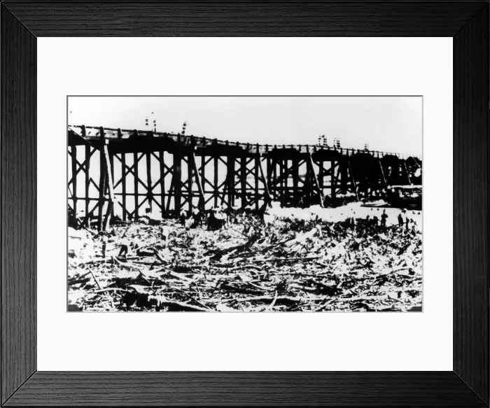 Framed Print : Workers below Victoria Bridge, cleaning up debris after the flood, Brisbane, 1893. Creator: Unknown Framed Print : Workers below Victoria Bridge, cleaning up debris after the flood, Brisbane, 1893. Creator: Unknown