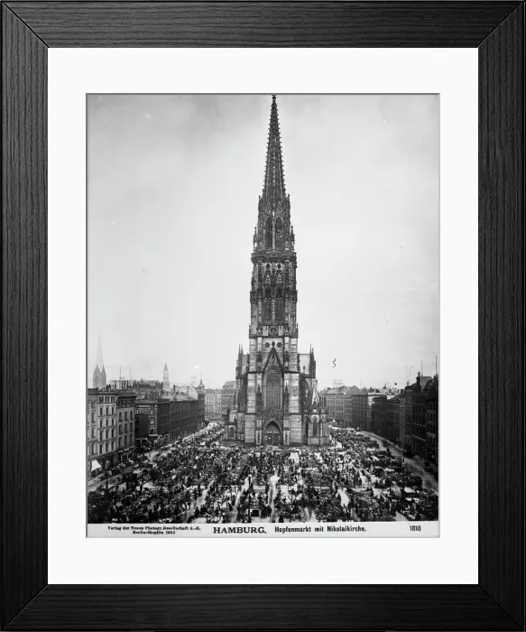 Framed Print : Ansichtskarte Hamburg, Nikolaikirche am Hopfenmarkt. Creator: Unknown Framed Print : Ansichtskarte Hamburg, Nikolaikirche am Hopfenmarkt. Creator: Unknown