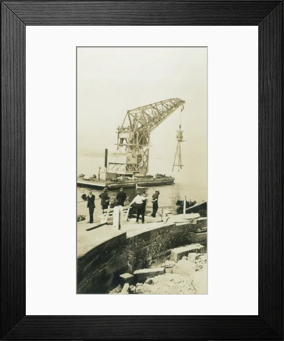 Framed Print : Erection of HMAS Sydney mast, 1934. Creator: Unknown Framed Print : Erection of HMAS Sydney mast, 1934. Creator: Unknown