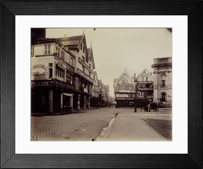 Framed Print : Beauvais-Cour. Place Hotel de Ville, between late 19th and early 20th century. Creator: Eugene Atget Framed Print : Beauvais-Cour. Place Hotel de Ville, between late 19th and early 20th century. Creator: Eugene Atget