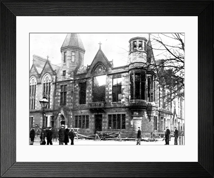 Framed Print : The Perth Municipal Buildings, destroyed by fire on January 23, 1895. Creator: Unknown Framed Print : The Perth Municipal Buildings, destroyed by fire on January 23, 1895. Creator: Unknown