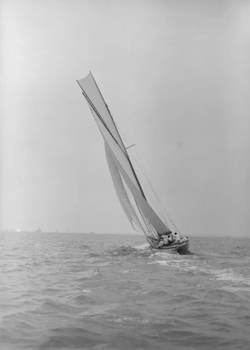 Framed Print : The 10 Metre class Eleda (F6) sailing close-hauled, 1913. Creator: Kirk & Sons of Cowes Framed Print : The 10 Metre class Eleda (F6) sailing close-hauled, 1913. Creator: Kirk & Sons of Cowes
