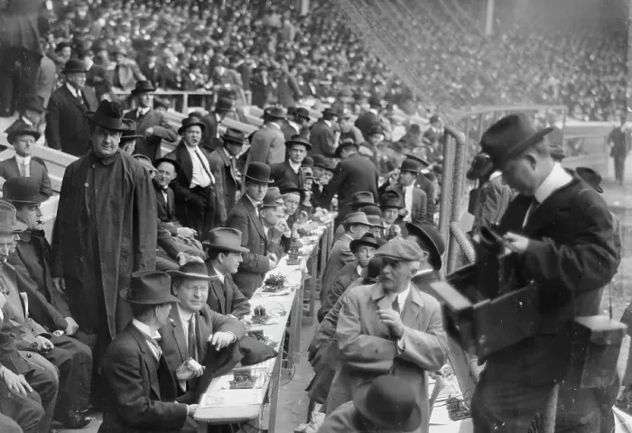 Framed Print : 100 telegraphers, Polo Grounds, between c1910 and c1915. Creator: Bain News Service Framed Print : 100 telegraphers, Polo Grounds, between c1910 and c1915. Creator: Bain News Service
