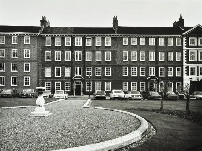 Framed Print : 12-13 Gray's Inn Square, Gray's Inn, London, 1976. Creator: Unknown. 12-13 Gray's Inn Square, Gray's Inn, London, 1976. Creator: Unknown Framed Print : 12-13 Gray's Inn Square, Gray's Inn, London, 1976. Creator: Unknown. 12-13 Gray's Inn Square, Gray's Inn, London, 1976. Creator: Unknown