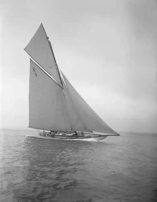 Framed Print : The 12-metre Ierne sailing close-hauled, 1911. Creator: Kirk & Sons of Cowes Framed Print : The 12-metre Ierne sailing close-hauled, 1911. Creator: Kirk & Sons of Cowes