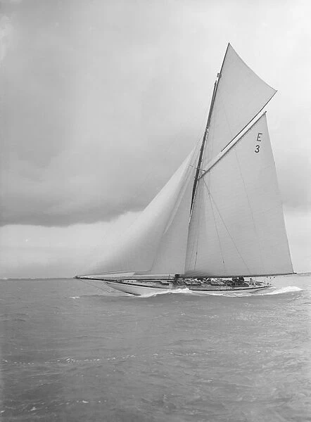 The 12 Metre Ierne sailing close-hauled, 1912. Creator: Kirk & Sons of Cowes