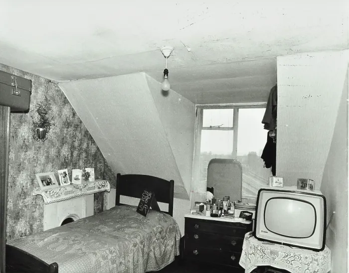 Framed Print : 128 Elthorne Road, Islington, London, 1971. Creator: Unknown Framed Print : 128 Elthorne Road, Islington, London, 1971. Creator: Unknown