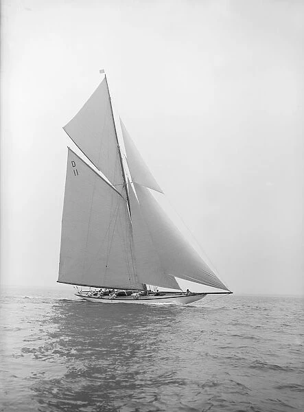 The 15-metre class Maudrey sailing close-hauled, 1913. Creator: Kirk & Sons of Cowes
