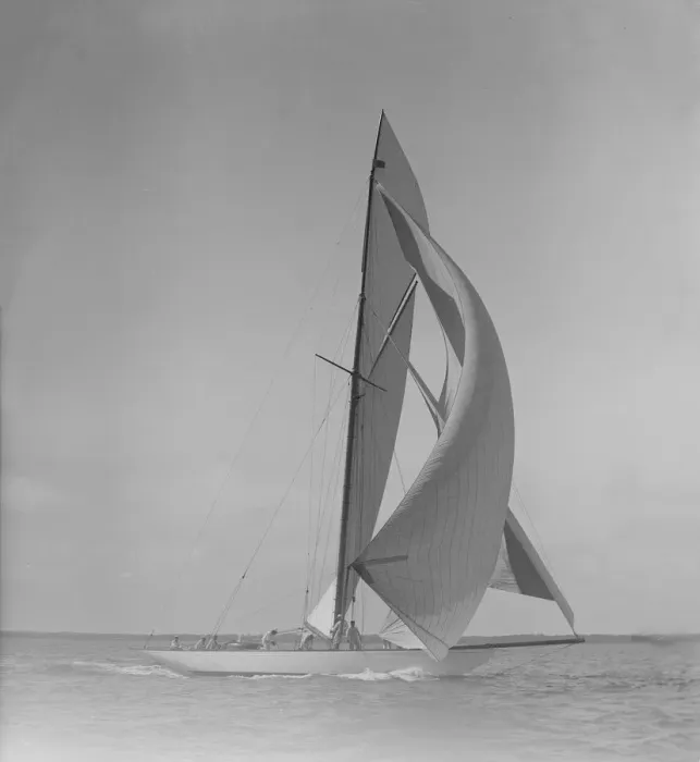 Framed Print : The 15 Metre Hispania running downwind, 1911. Creator: Kirk & Sons of Cowes Framed Print : The 15 Metre Hispania running downwind, 1911. Creator: Kirk & Sons of Cowes
