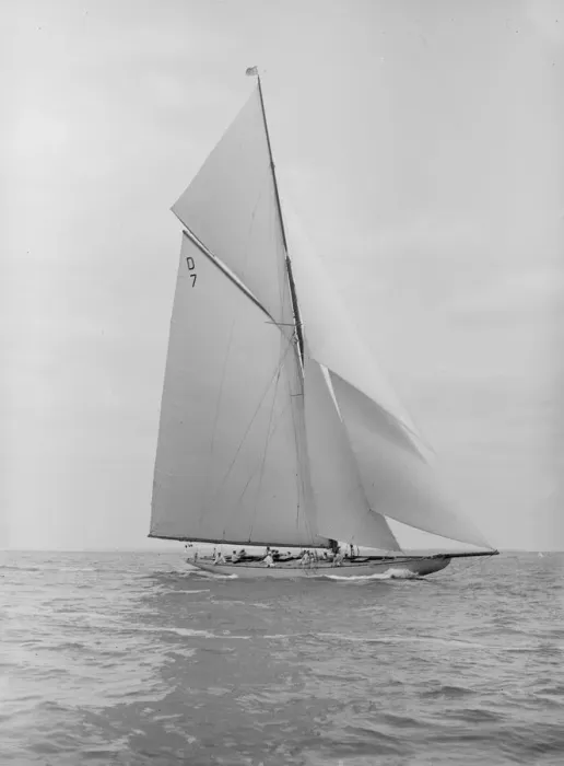 Framed Print : The 15 Metre Istria sailing close-hauled, 1913. Creator: Kirk & Sons of Cowes Framed Print : The 15 Metre Istria sailing close-hauled, 1913. Creator: Kirk & Sons of Cowes