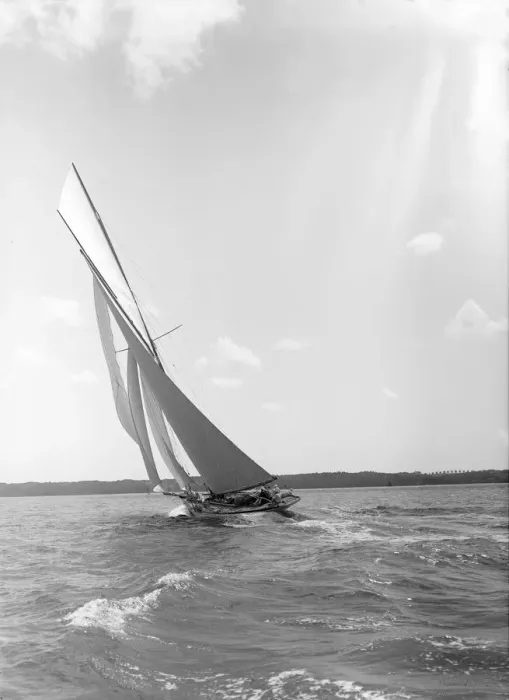 Framed Print : A 15 Metre yacht sailing close-hauled in a good breeze, 1911. Creator: Kirk & Sons of Cowes Framed Print : A 15 Metre yacht sailing close-hauled in a good breeze, 1911. Creator: Kirk & Sons of Cowes